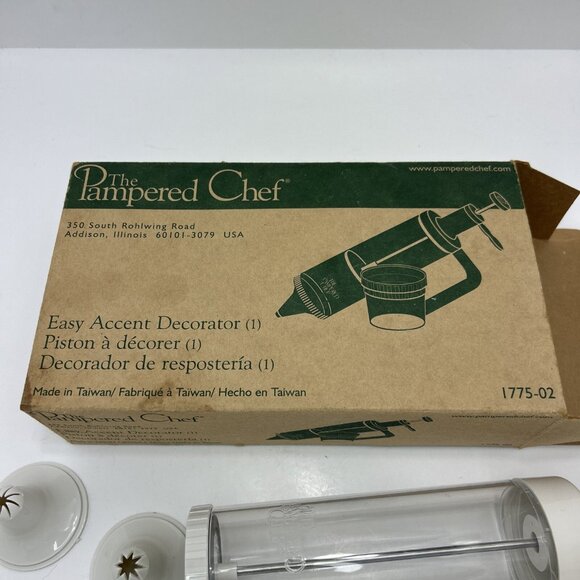 PAMPERED CHEF EASY ACCENT DECORATOR 1775-02 IN BOX CAKE DECORATOR - Picture 4 of 7